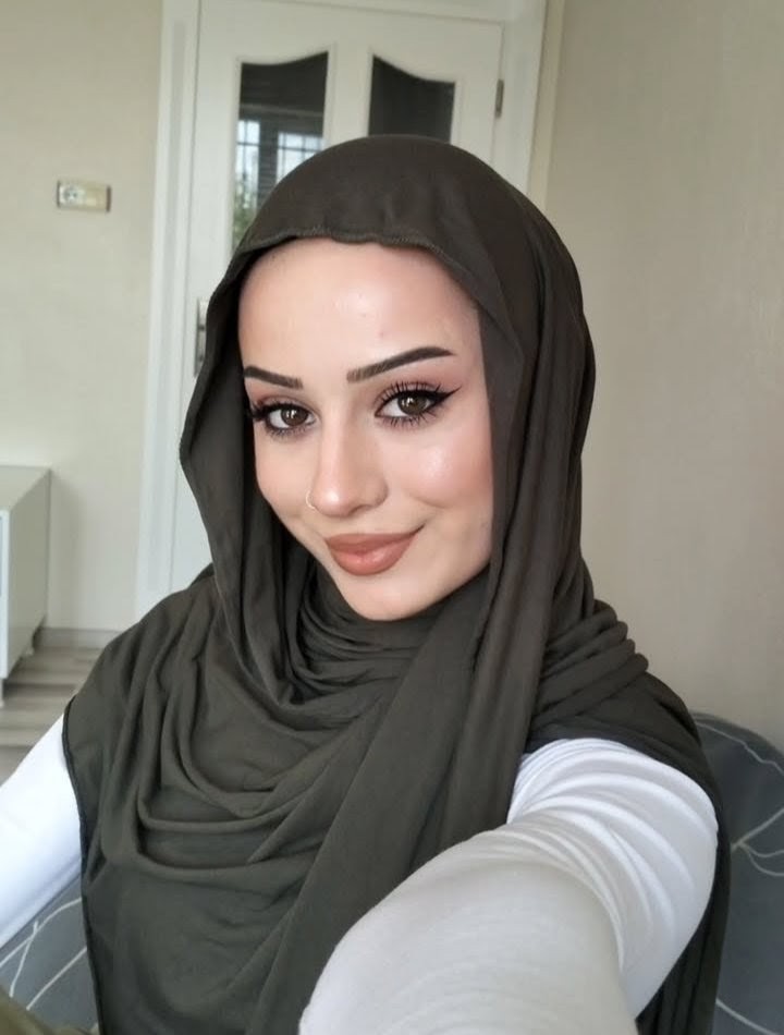 Demircikara Asil Bayan Escort Aleyna